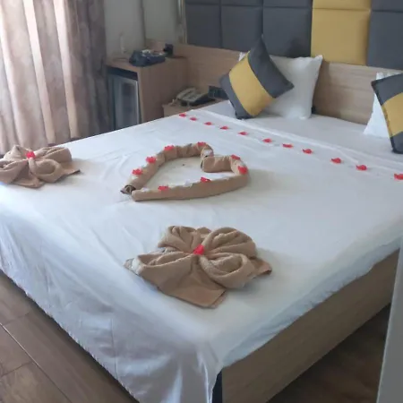 La - La Beiurut マルマリス